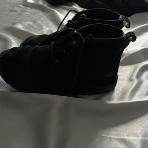 Big Kids Black Ugg Neumal Boots